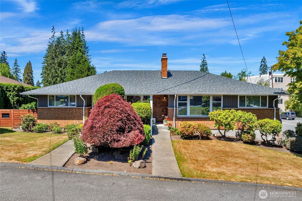 Photo of 205 Heather Road, Everett, WA 98203 (MLS # 2397346)