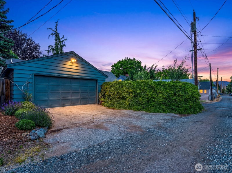 19 Garfield Avenue