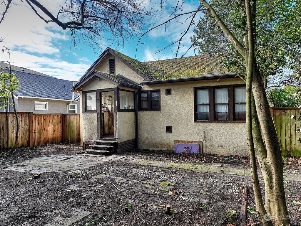 Photo of 6844 30th Avenue NE, Seattle, WA 98115 (MLS # 2328632)