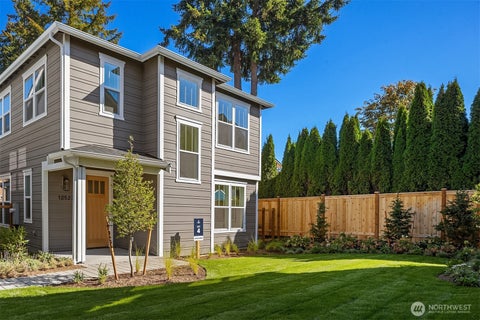 Photo of 12523 NE 94th Street, Kirkland, WA 98033 (MLS # 2583625)
