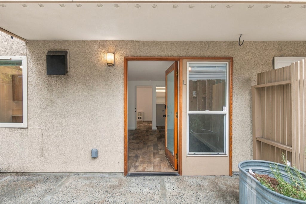Photo of 4001 NE 50th Street, Seattle, WA 98105 (MLS # 2595724)