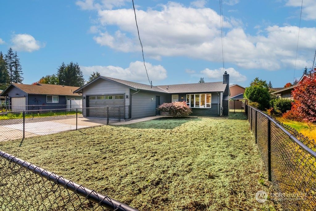 Photo of 1325 Cedar Avenue, Marysville, WA 98270 (MLS # 2300608)