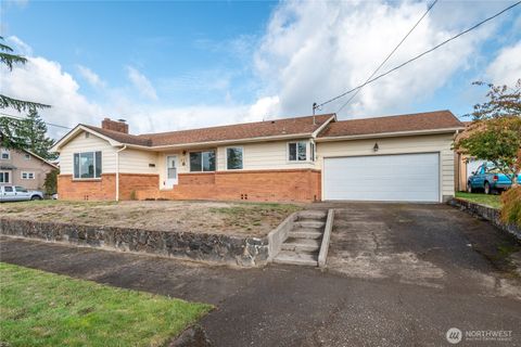 Photo of 801 Cowlitz Way, Kelso, WA 98626 (MLS # 2445798)