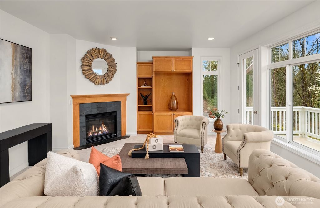 Photo of 917 Bear Ridge Court NW, Issaquah, WA 98027 (MLS # 2493049)