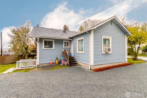 Photo of 10033 Des Moines Memorial Drive S, Seattle, WA 98168 (MLS # 2533852)