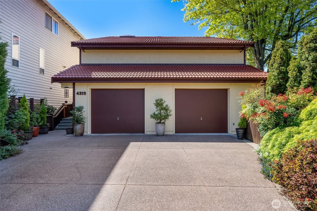 Photo of 4215 SW Sullivan Street, Seattle, WA 98136 (MLS # 2369434)