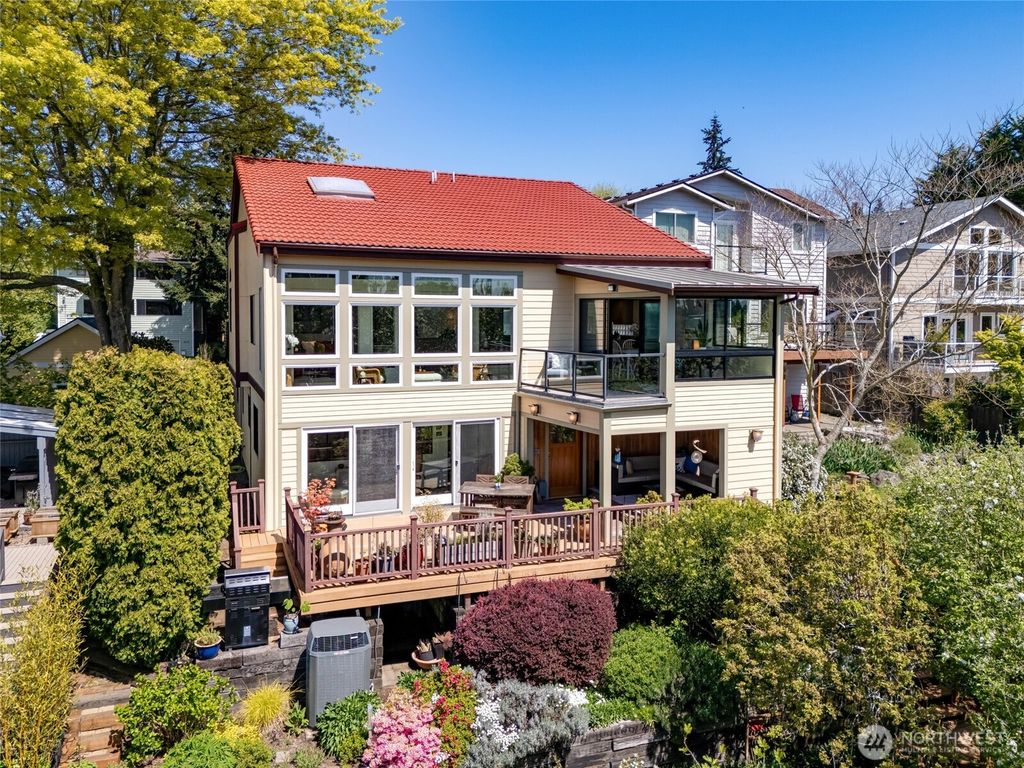 Photo of 4215 SW Sullivan Street, Seattle, WA 98136 (MLS # 2369434)