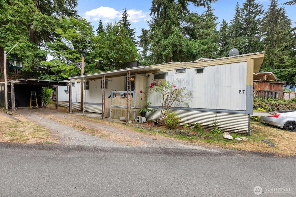 Photo of 31813 21st Avenue SW #27, Federal Way, WA 98023 (MLS # 2561451)
