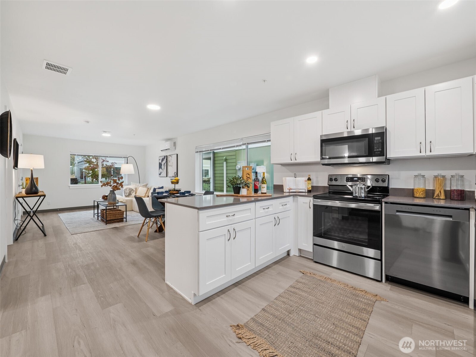 13813 32nd Lane S