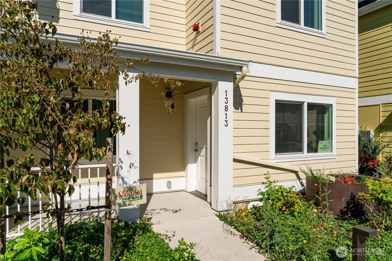 13813 32nd Lane S