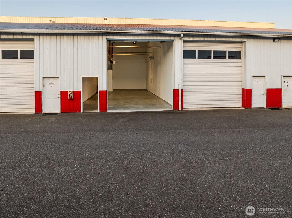 Photo of 1906 Midway Lane #311, Bellingham, WA 98226 (MLS # 2566504)