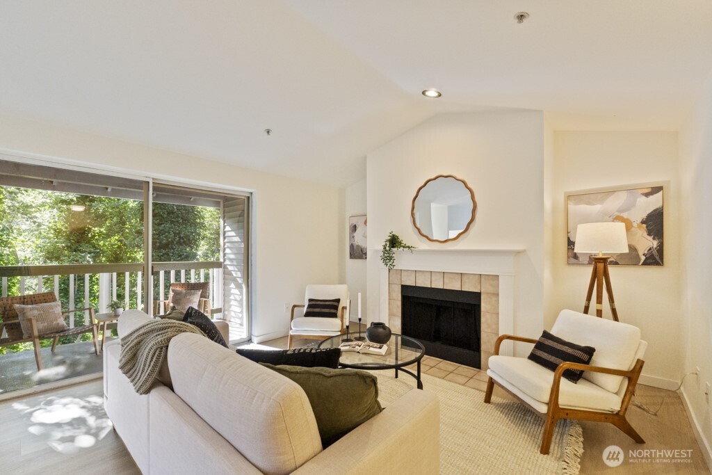 23317 Cedar Way L201