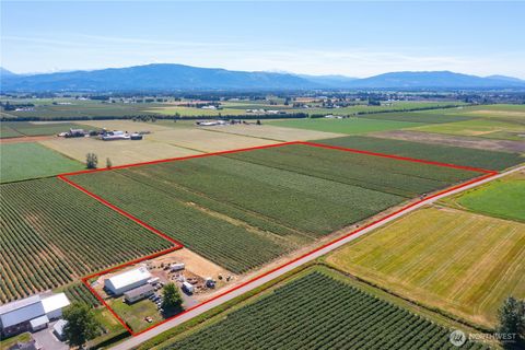Photo of 9586 Bender Road, Lynden, WA 98264 (MLS # 2412158)