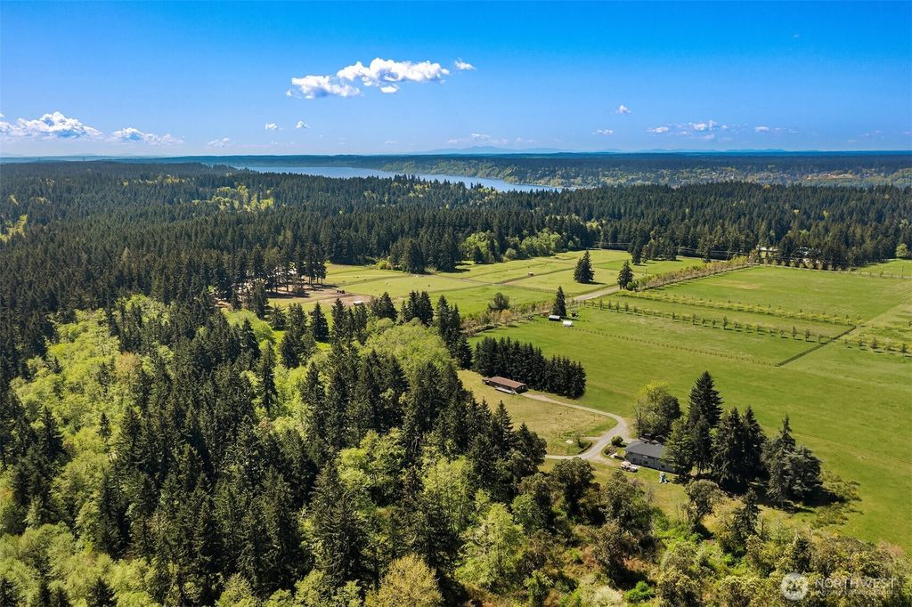 Photo of 12504 SW 232nd St St, Vashon, WA 98070 (MLS # 2506365)