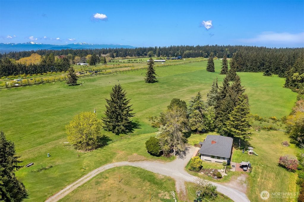 Photo of 12504 SW 232nd St St, Vashon, WA 98070 (MLS # 2506365)