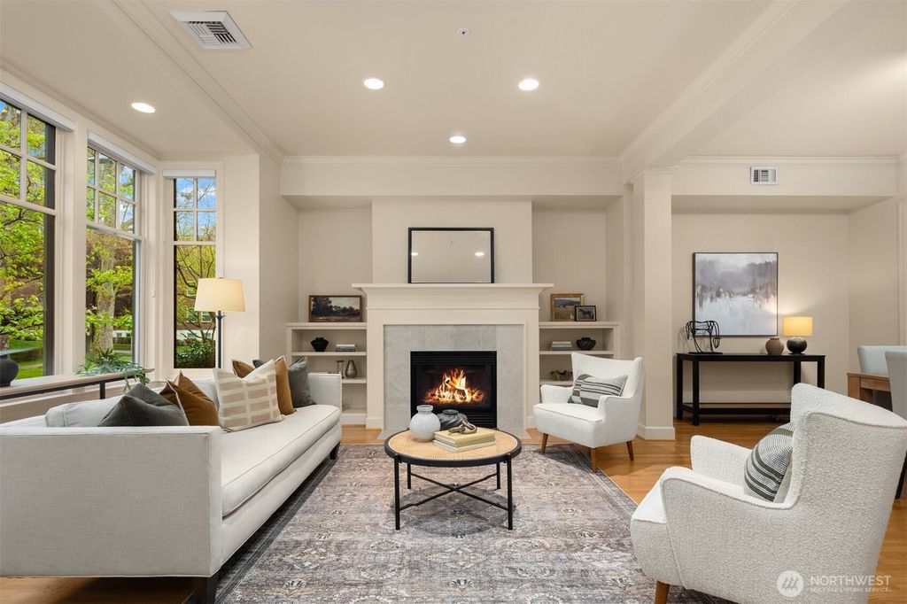 Photo of 111 W Comstock Street #111, Seattle, WA 98119 (MLS # 2507501)