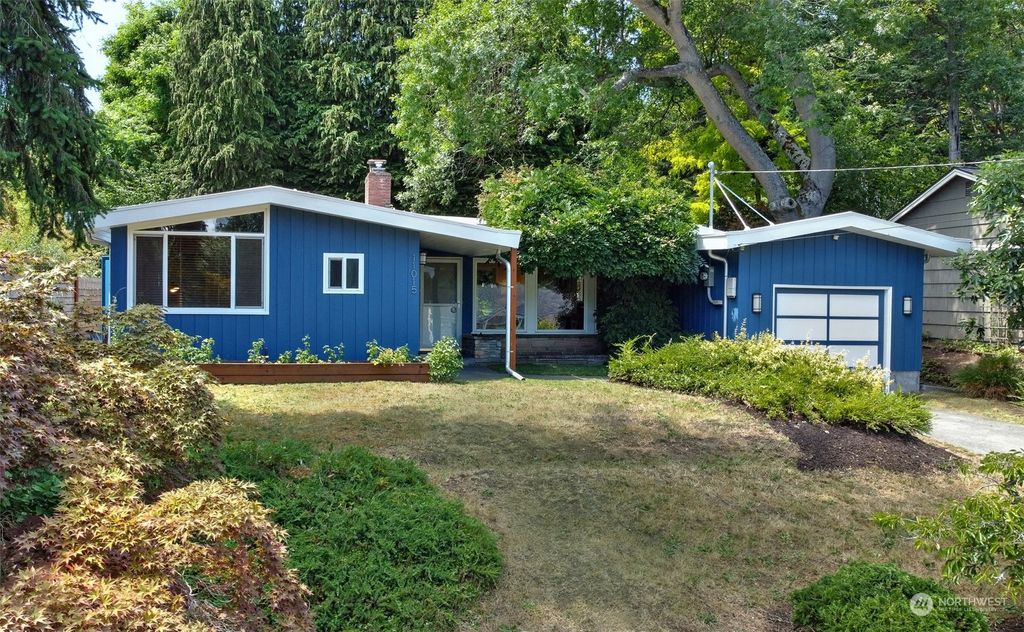 Photo of 11015 28th Avenue NE, Seattle, WA 98125 (MLS # 2138761)