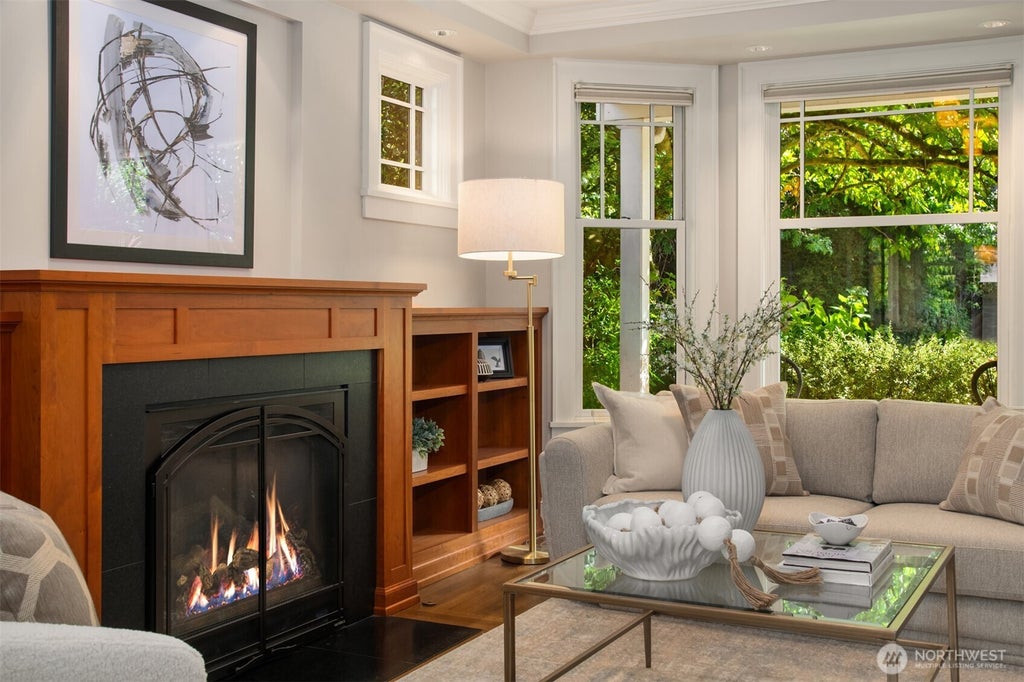 Photo of 719 Belmont Place E, Seattle, WA 98102 (MLS # 2586430)