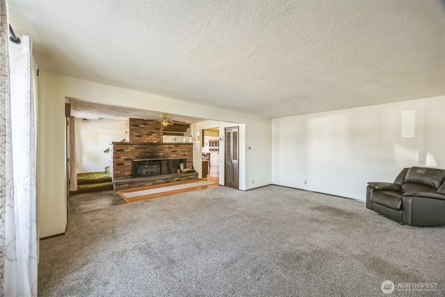 2420 Simpson Ave