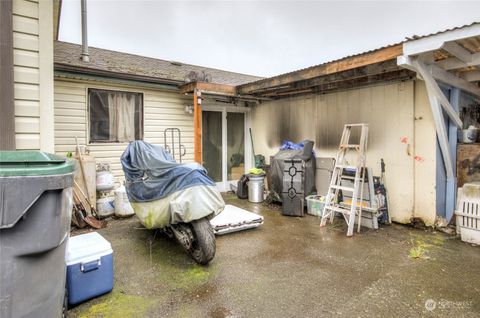 A home in Hoquiam