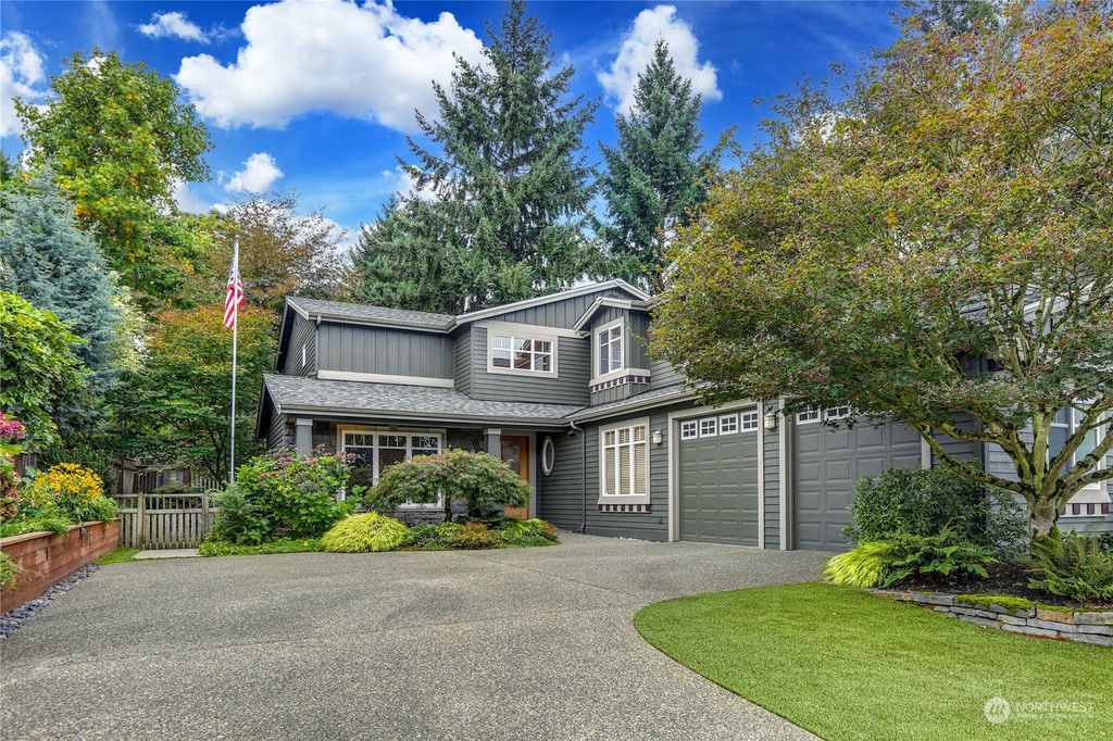 Photo of 10627 NE 55 St, Kirkland, WA 98033 (MLS # 2167338)