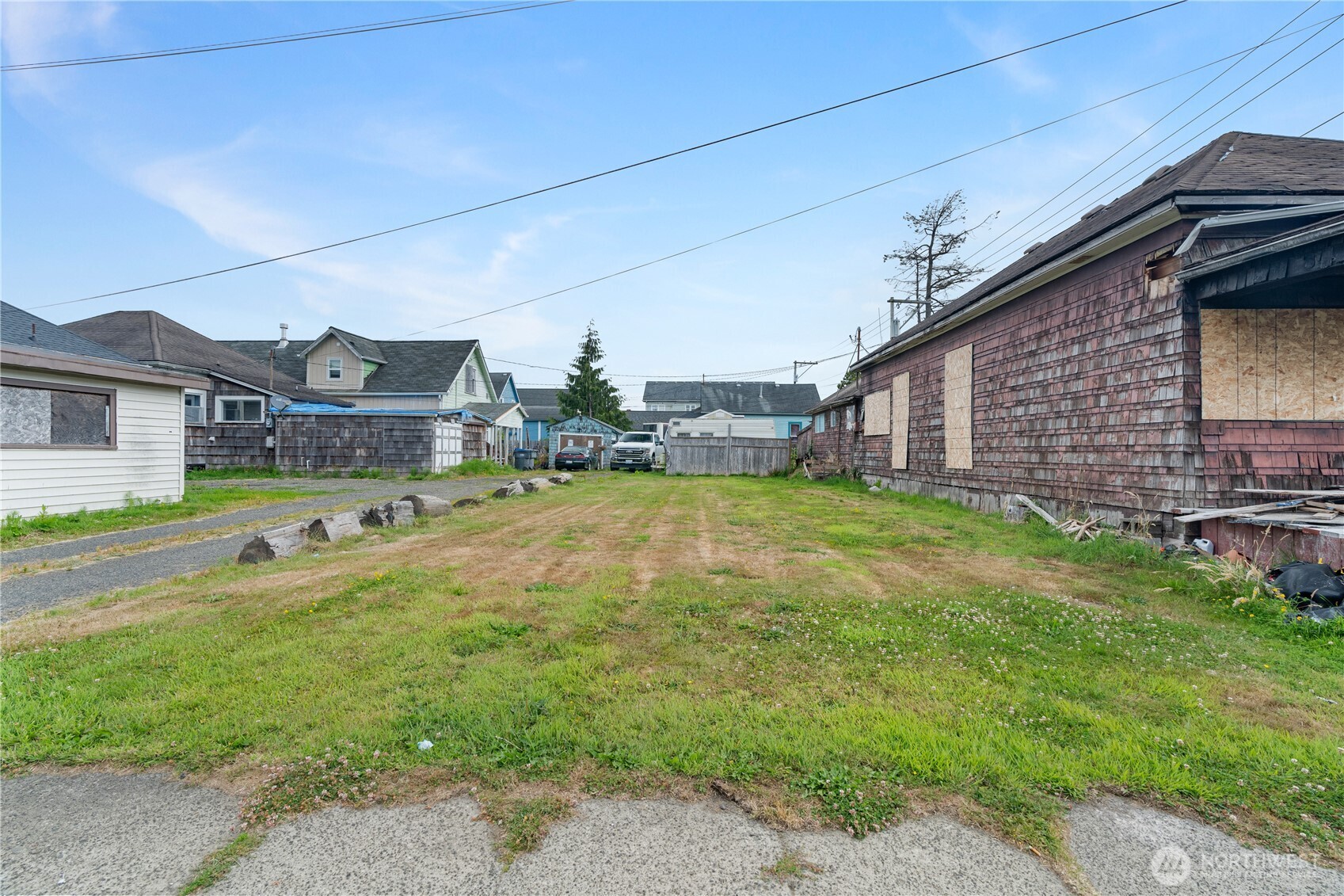823 W Market Street