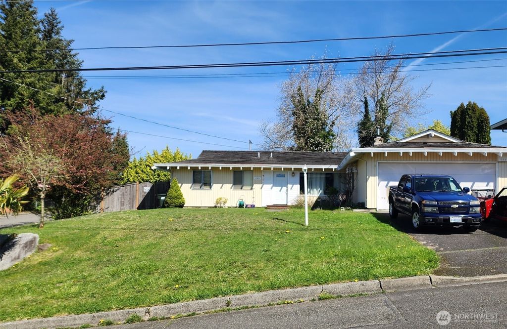 Photo of 10804 SE 232nd Place, Kent, WA 98031 (MLS # 2400751)