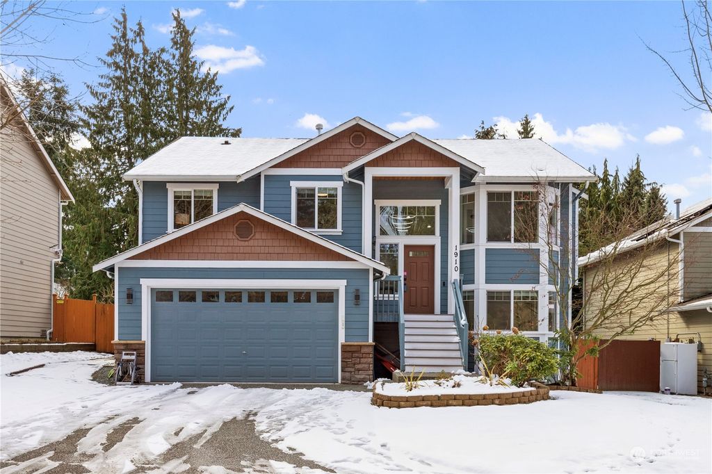 Photo of 1910 139th Street SW, Lynnwood, WA 98087 (MLS # 2331006)