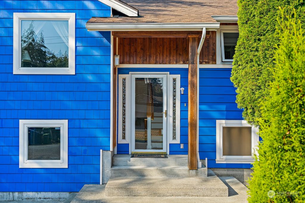Photo of 322 NE 115th Street, Seattle, WA 98125 (MLS # 2005027)