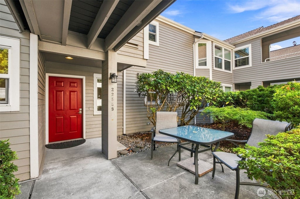 Photo of 22559 SE 42nd Court #1450, Issaquah, WA 98029 (MLS # 2580591)