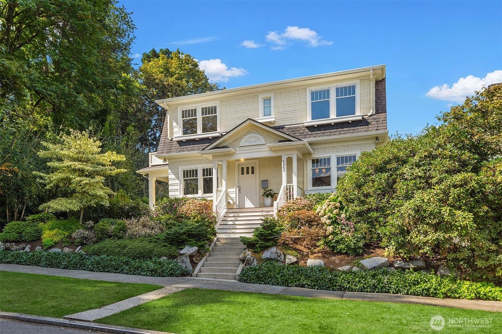 Photo of 1803 36th Avenue, Seattle, WA 98122 (MLS # 2570260)