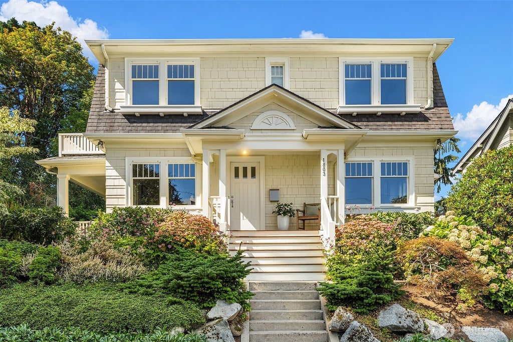Photo of 1803 36th Avenue, Seattle, WA 98122 (MLS # 2570260)