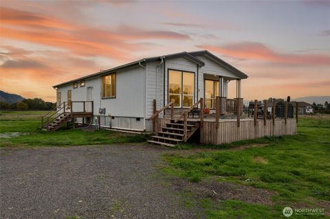 Photo of 29 Little Island Lane, Cathlamet, WA 98612 (MLS # 2448822) Photo of 29 Little Island Lane, Cathlamet, WA 98612 (MLS # 2448822)
