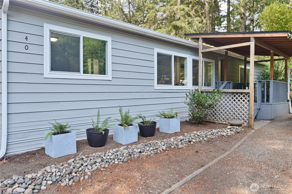 Photo of 40 E Herron Place, Shelton, WA 98584 (MLS # 2566849)