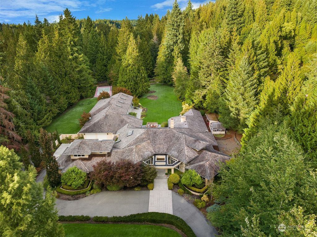 Photo of 5420 247th Place SE, Issaquah, WA 98029 (MLS # 2161934)
