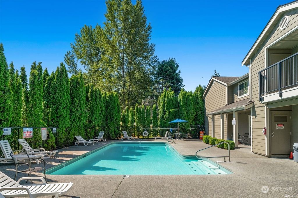 Photo of 28307 18th Avenue S #B102, Federal Way, WA 98003 (MLS # 2178385)