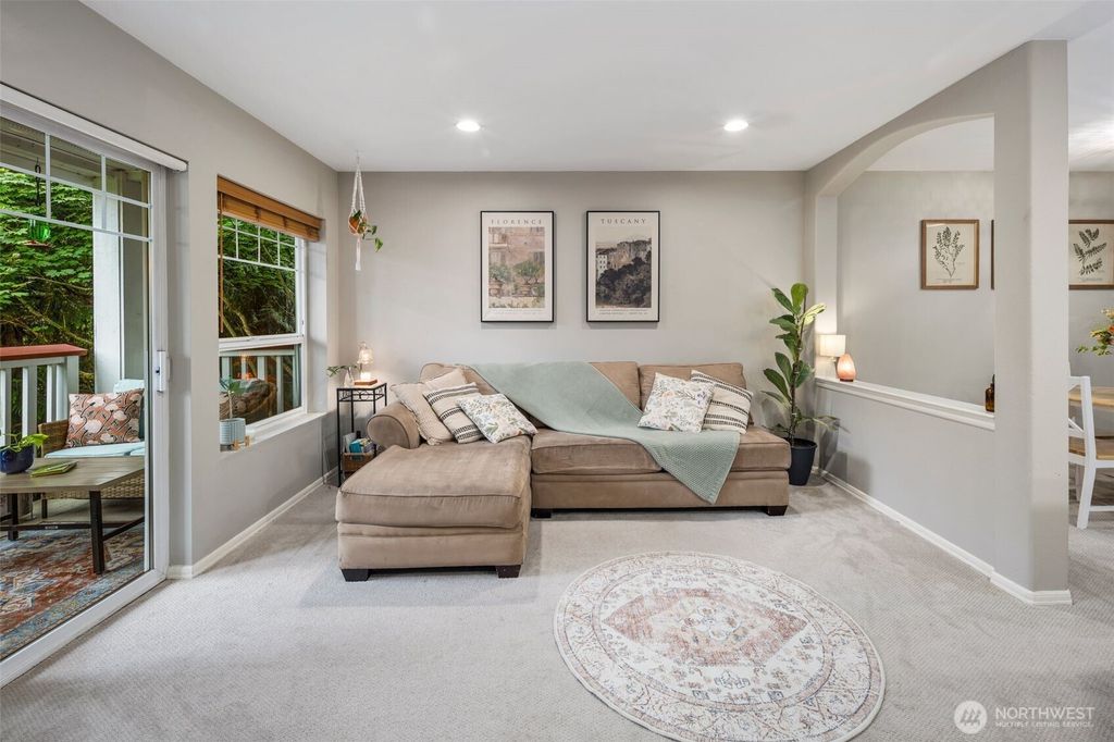 Photo of 18501 SE Newport Way Way #H236, Issaquah, WA 98027 (MLS # 2496454)