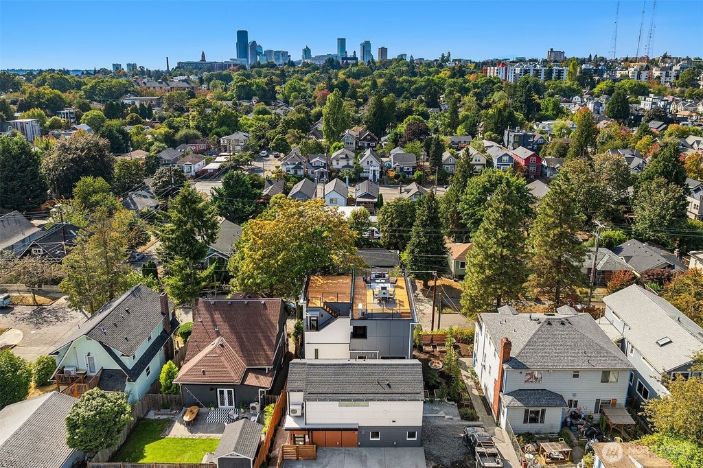 Photo of 908 29th Avenue, Seattle, WA 98122 (MLS # 2581083)