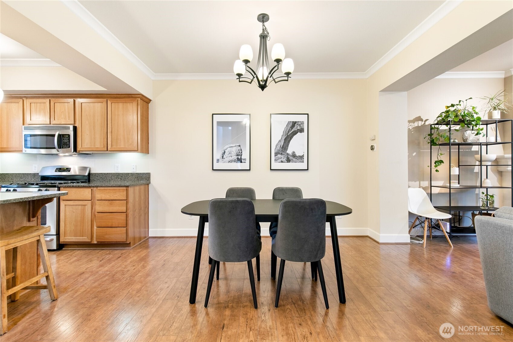 320 Chelan Place NE H1