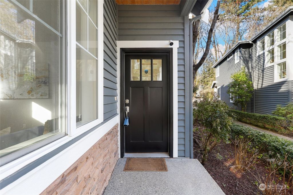 Photo of 13326 NE 97th Street, Redmond, WA 98052 (MLS # 2205749)