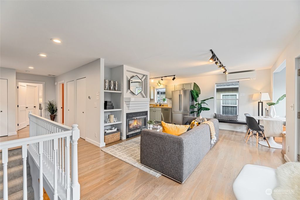 Photo of 2720 S Elmwood Place, Seattle, WA 98144 (MLS # 2156971)