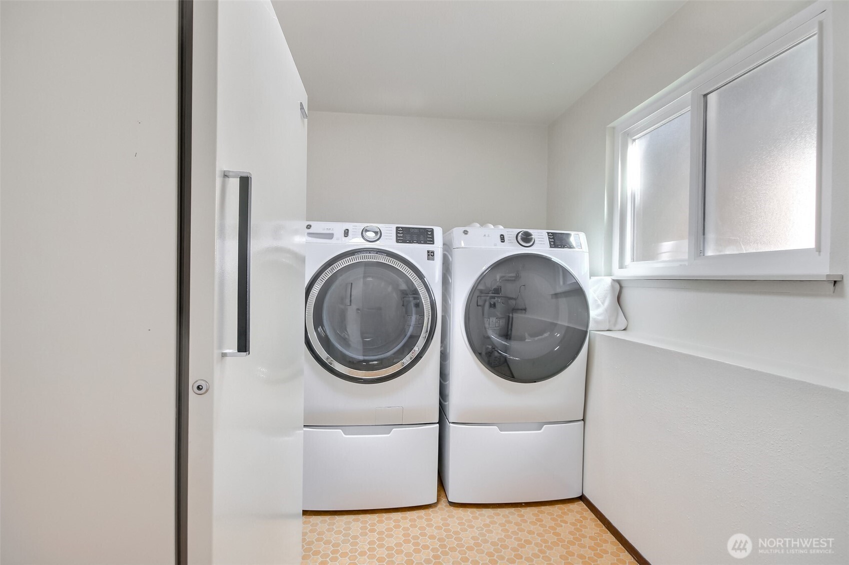 Edgewood, Washington 98371, United States, 4 Bedrooms Bedrooms, ,3 BathroomsBathrooms,Residential,Active,182891