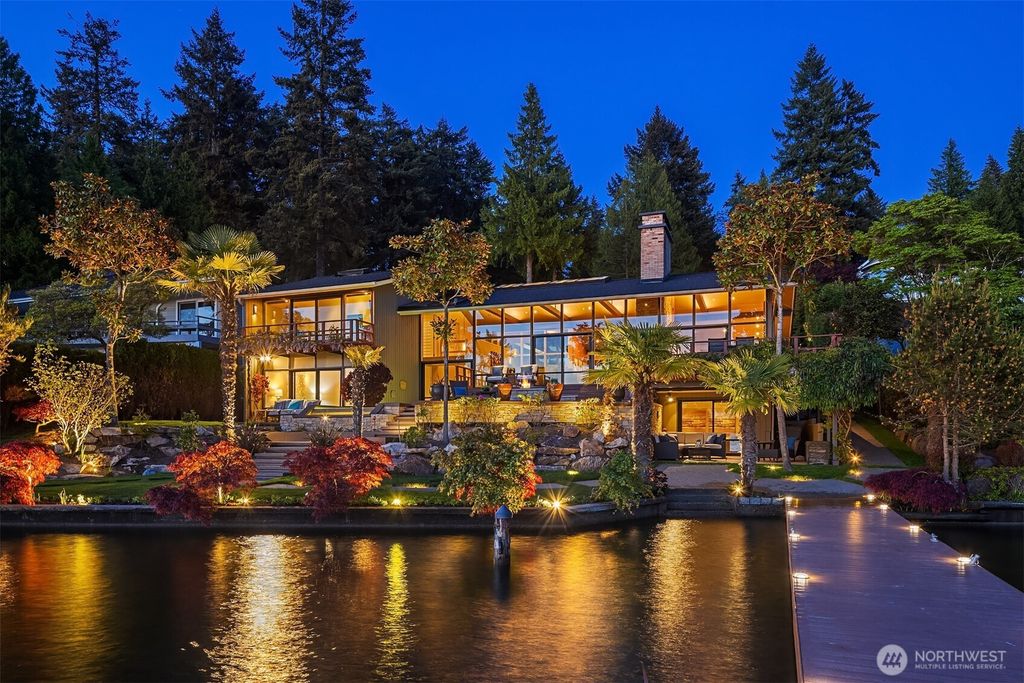 Photo of 2537 103rd Avenue SE, Bellevue, WA 98004 (MLS # 2360102)