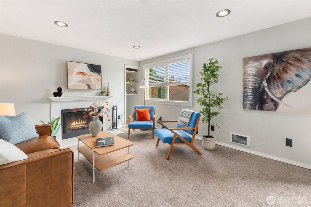 Photo of 4810 S 187th Place #B-205, Seattle, WA 98188 (MLS # 2583504)