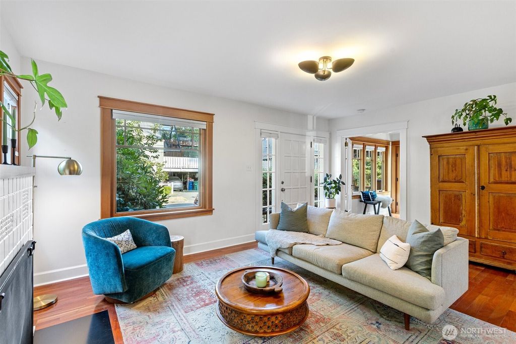 Photo of 1961 22nd Avenue E, Seattle, WA 98112 (MLS # 2402372)