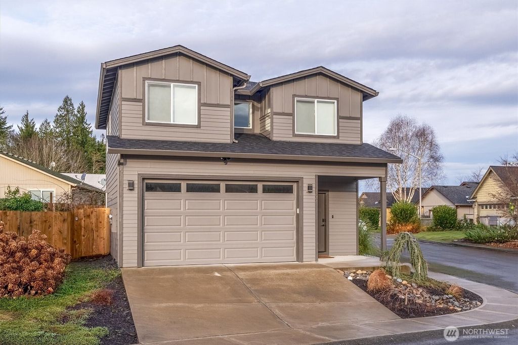 Photo of 109 Hill Drive, Cathlamet, WA 98612 (MLS # 2469180)