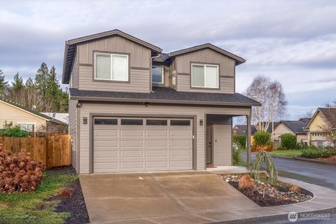 Photo of 109 Hill Drive, Cathlamet, WA 98612 (MLS # 2469180)