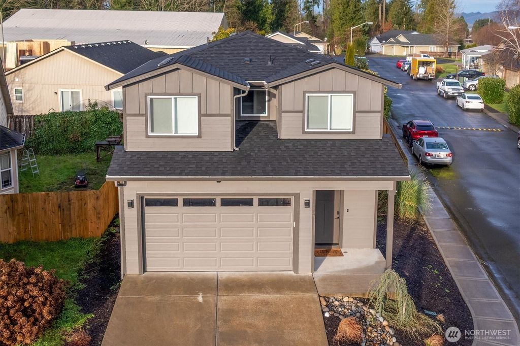 Photo of 109 Hill Drive, Cathlamet, WA 98612 (MLS # 2469180)