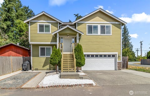 Photo of 12520 24th Place W, Everett, WA 98204 (MLS # 2562697)