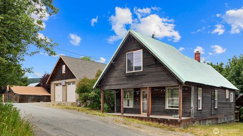 Photo of 313 S 2nd Street, Roslyn, WA 98941 (MLS # 2513751)